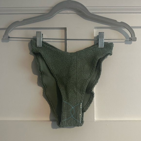 ASOS scrunch bikini set - Size Small - Picture 3 of 7